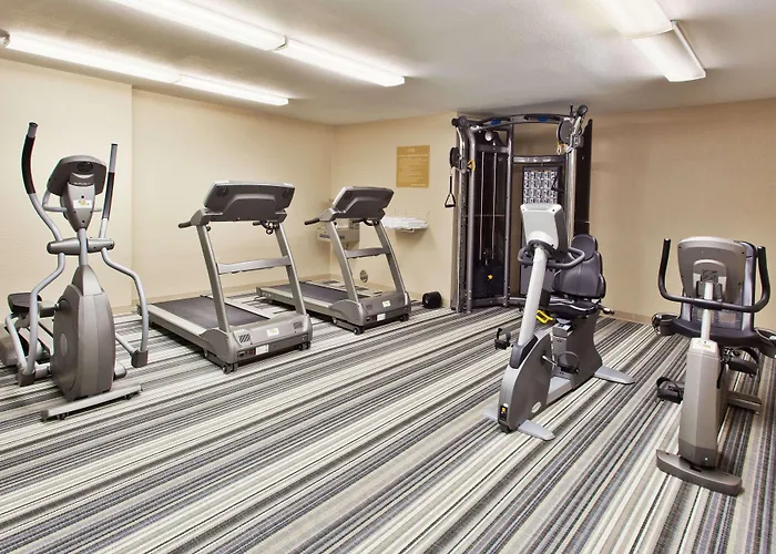 Sonesta Simply Suites Cleveland North Olmsted Airport